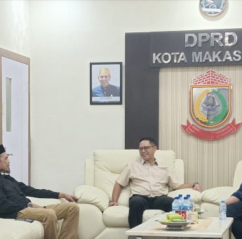 KPU Makassar Resmi Serahkan Nama PAW Ruslan