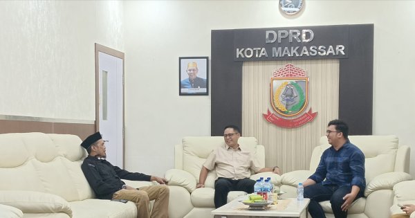 KPU Makassar Resmi Serahkan Nama PAW Ruslan