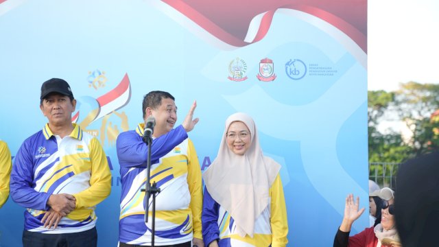 Bersama Ketua TP PKK, Wali Kota Munafri Lepas Peserta Jalan Santai Harganas ke-32 Tingkat Sulsel