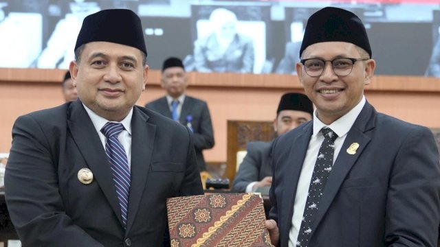 Wali Kota Makassar Munafri Arifuddin (kiri) bersama Ketua DPRD Kota Makassar Supratman (kanan) || istimewa 