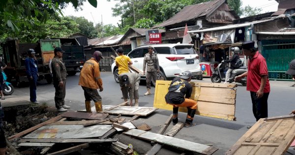 Pemkot Makassar Tertibkan Pedagang Pasar Tumpah di Jalan dr Leimena