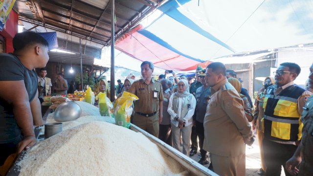 Sidak Pasar Pa’baeng-baeng, Wali Kota Munafri Pastikan Harga Pangan Stabil