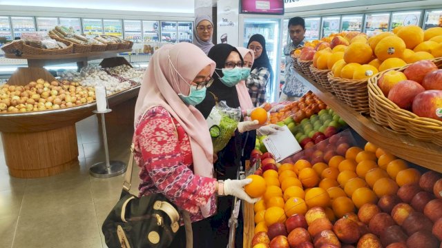 DKP Makassar Uji Sampel PSAT di Pusat Perbelanjaan