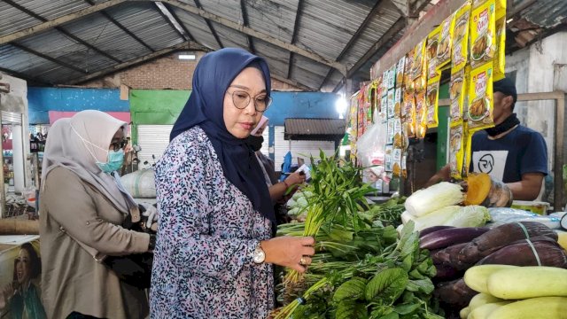 DKP Makassar Gelar Pengawasan Pangan, Edukasi Masyarakat dan Pedagang