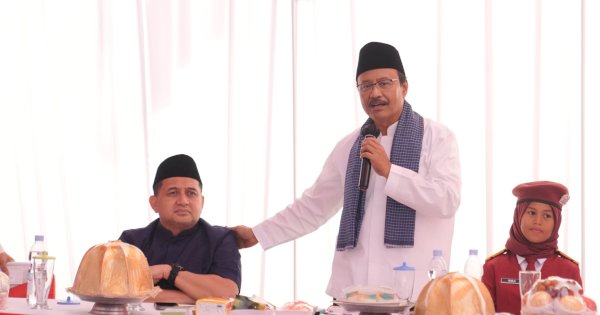 Mensos Saifullah Yusuf Serahkan Bantuan Rumah Knockdown untuk Nelayan Untia Makassar