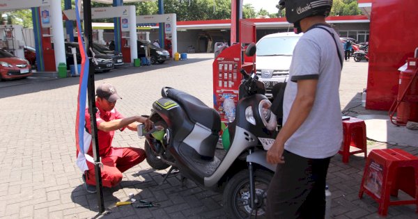 Kolaborasi Pertamina Hadirkan Oli Harga Spesial di SPBU Makassar