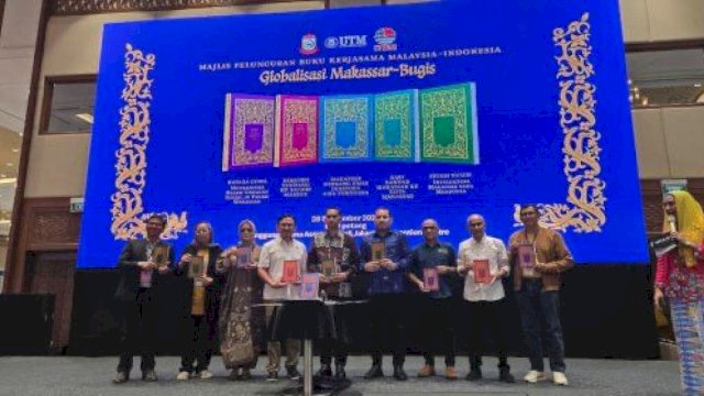 Kadisbud Wakili Wali Kota Makassar Rilis 5 Buku Sejarah dan Budaya di IIBF 2025