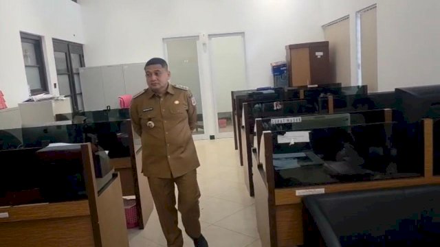 Munafri Sidak Pelayanan di Balai Kota, Temukan Ruangan Tanpa Pegawai