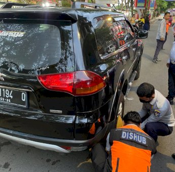 Dishub Makassar Ingatkan Masyarakat Tak Parkir di Bahu Jalan