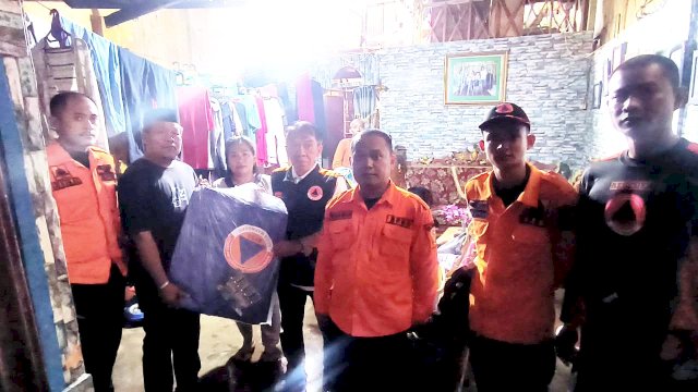 BPBD Makassar Salurkan Bantuan Darurat untuk Korban Angin Kencang di Wajo