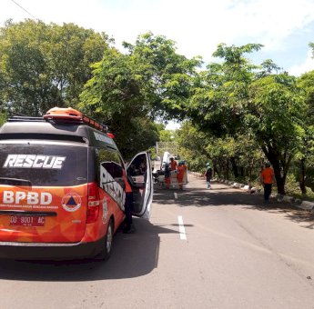 BPBD Makassar Gerak Cepat Tangani Tiang Listrik Roboh di Tanjung Bunga