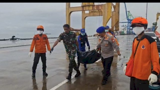 BPBD Makassar Evakuasi Jenazah Tanpa Identitas di Pulau Lae-Lae