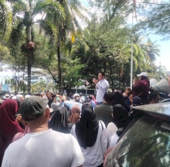 Dewan Terima Aspirasi Pedagang Pasar Terong, Demo Tolak Penertiban Lapak