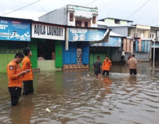 BPBD Makassar Pantau Titik Rawan Banjir, Genangan Setinggi 50 Cm Terjadi di Jalan Paccerakang
