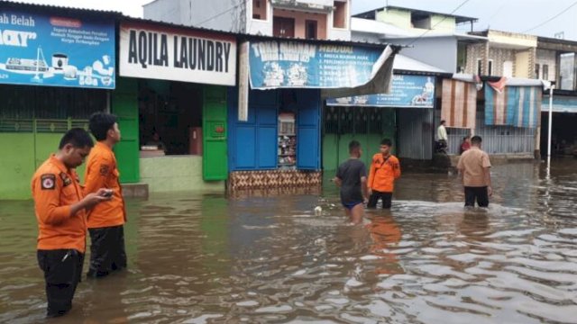 BPBD Makassar Pantau Titik Rawan Banjir, Genangan Setinggi 50 Cm Terjadi di Jalan Paccerakang