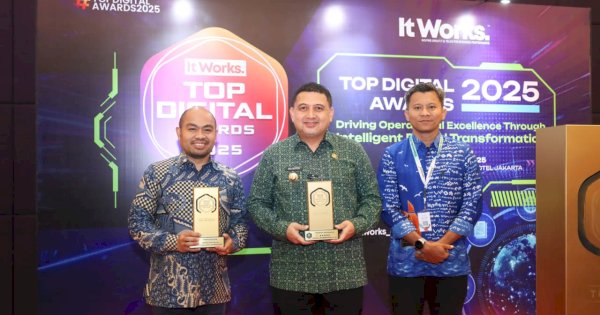 Pemkot Makassar Raih Golden Trophy Top Digital 2025 Komdigi RI