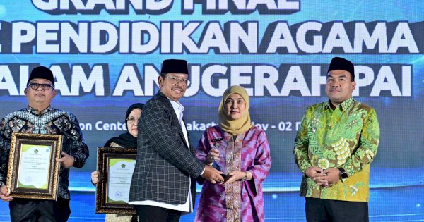 Pemkot Makassar Raih Penghargaan Tanda Cinta PAI Terbaik II Kementerian Agama RI