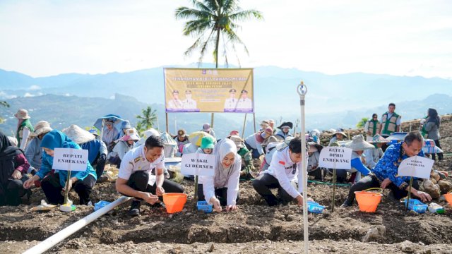 Wagub Sulsel Luncurkan Gerakan Makan Telur Atasi Stunting