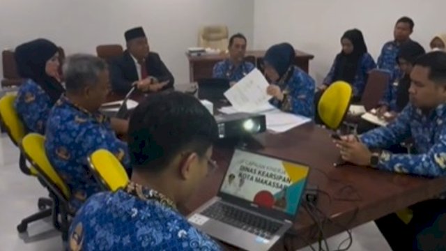 Dinas Kearsipan Kota Makassar Bahas Penyusunan RKA-SKPD dalam Rapat Internal