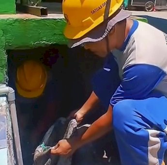 Pengerukan Drainase di Jalan Laiya, Wujud Komitmen Dinas PU Makassar Jaga Lingkungan Bersih