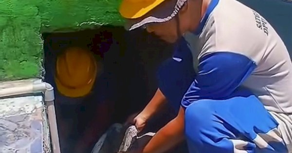 Pengerukan Drainase di Jalan Laiya, Wujud Komitmen Dinas PU Makassar Jaga Lingkungan Bersih