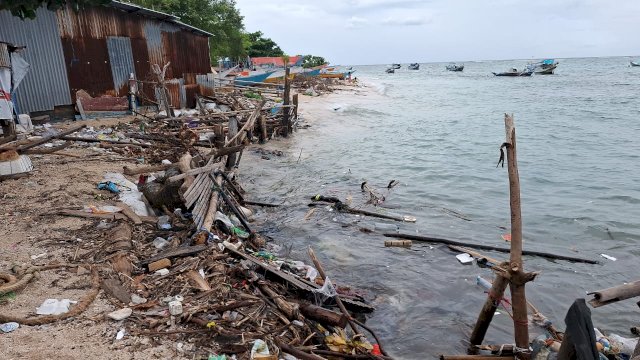 Respon Cepat Abrasi Pantai, BPBD Makassar Tinjau Pulau Kodingareng