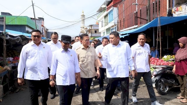 Jelang Idulfitri, Wali Kota Makassar dan Mendag Sidak Harga Komunitas di Pasar Terong