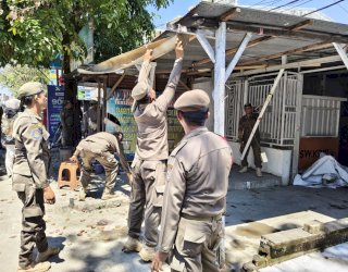 Penataan Kota Berlanjut, 27 Lapak PKL di Tiga Kelurahan Kecamatan Tallo Ditertibkan