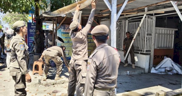 Penataan Kota Berlanjut, 27 Lapak PKL di Tiga Kelurahan Tallo Ditertibkan