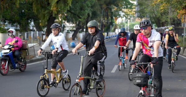 Wali Kota Makassar Tinjau Jumat Bersih Sambil Gowes di Dua Kecamatan