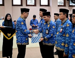 Pengukuhan Ganti Antar Waktu: KORPRI Makassar Diminta Lebih Adaptif, Profesional, dan Responsif