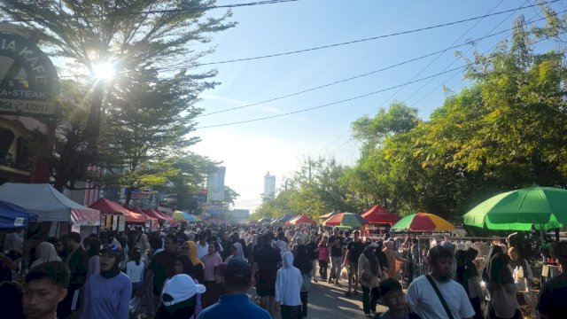 Suasana CFD Boulevard, Minggu 12 April 2026