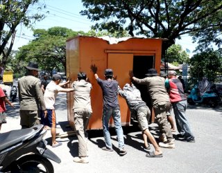 Lagi, Delapan Lapak Pedagang di Kecamatan Tallo Ditertibkan