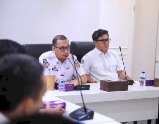Sekda Zulkifly Beri Arahan Camat se-Makassar, Benahi Sistem Perparkiran Berbasis Data