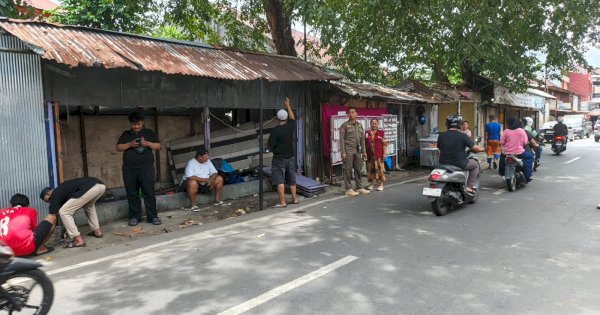 Lima Tahun Berdiri di Atas Drainase, Lapak Liar di Tallo Akhirnya Dibongkar