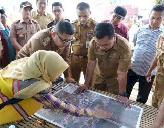Munafri Arifuddin Tinjau Pembebasan Lahan Jembatan Kembar Barombong, Target Rampung Juni 2026