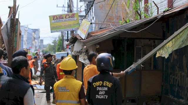 15 Lapak PKL Ditertibkan, Kecamatan Makassar Utamakan Cara Humanis