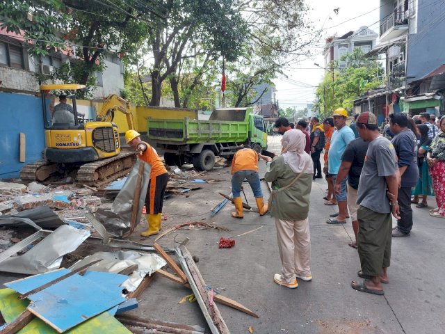 Pemkot Makassar Tertibkan Lapak PKL di Jalan Tinumbu Tanpa Gejolak