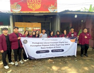 Mahasiswa UC Makassar Bantu Digitalisasi Financial untuk UMKM Basso Sardjana