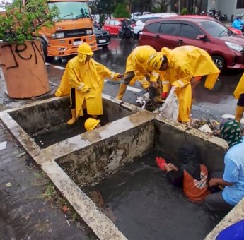 Dinas PU Makassar Intensifkan Penanganan Drainase Antisipasi Cuaca Ekstrem