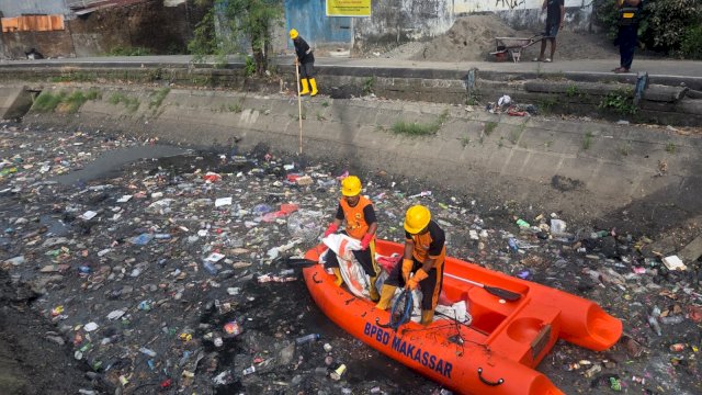 Respon Aduan Warga, Munafri Kerahkan Tim Gabungan Bersihkan Sampah di Kanal Bara-Baraya