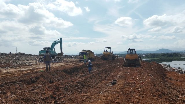 Pemkot Makassar Tegaskan Tanah Urug TPA Antang Berasal dari Tambang Berizin