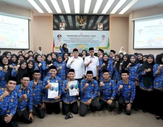 Lantik 167 PNS, Wali Kota Makassar Tekankan Profesionalisme dan Semangat Melayani