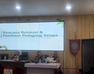 Penataan Kawasan Benteng Rotterdam, Pemkot Bakal Relokasi Pedagang Kelapa Muda ke Pasar Baru
