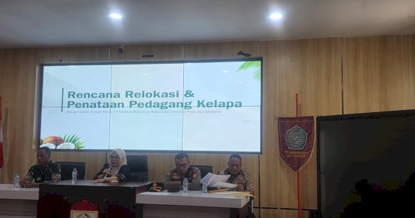 Penataan Kawasan Benteng Rotterdam, Pemkot Bakal Relokasi Pedagang Kelapa Muda ke Pasar Baru