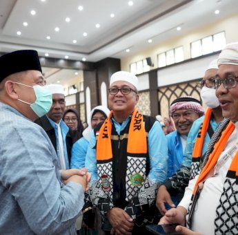 Dampingi Menhaj RI, Munafri Sambut Kepulangan Jemaah Haji Kloter 17 Debarkasi Makassar