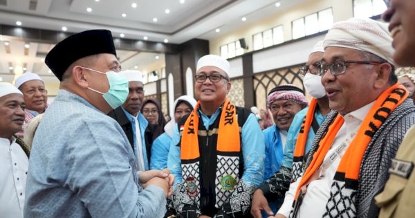 Dampingi Menhaj RI, Munafri Sambut Kepulangan Jemaah Haji Kloter 17 Debarkasi Makassar