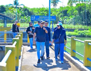 Direksi PDAM Makassar Turun Langsung Bersihkan Saluran Leko Pancing, Jaga Pasokan Air Bersih Jelang Musim Kemarau