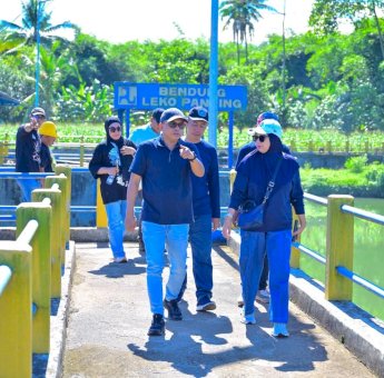 Direksi PDAM Makassar Turun Langsung Bersihkan Saluran Leko Pancing, Jaga Pasokan Air Bersih Jelang Musim Kemarau