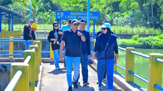 Direksi PDAM Makassar Turun Langsung Bersihkan Saluran Leko Pancing, Jaga Pasokan Air Bersih Jelang Musim Kemarau